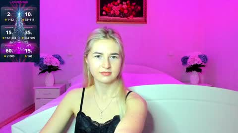 Snapshot of mellina_tey chatting on December 2024 07:57:01 PM Mellina online show from December 2024 07:57:01 PM