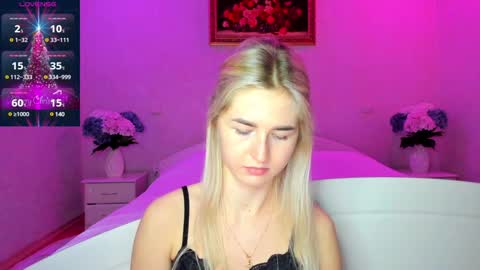 Snapshot of mellina_tey chatting on December 2024 11:00:01 PM Mellina online show from December 2024 11:00:01 PM