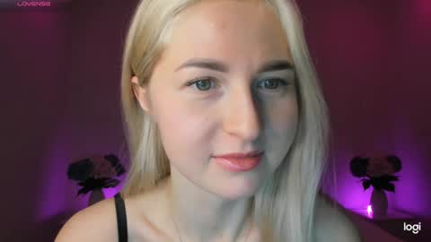Snapshot of mellina_tey chatting on December 2024 11:05:02 PM Mellina online show from December 2024 11:05:02 PM