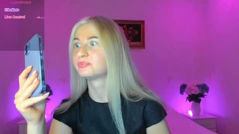 Snapshot of mellina_tey chatting on January 2025 01:38:01 AM Mellina online show from January 2025 01:38:01 AM