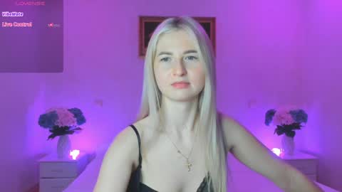 Snapshot of mellina_tey chatting on January 2025 01:31:02 AM Mellina online show from January 2025 01:31:02 AM