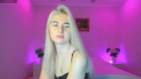 Snapshot of mellina_tey chatting on January 2025 09:44:02 PM Mellina online show from January 2025 09:44:02 PM