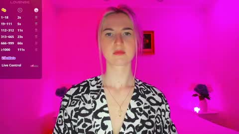Snapshot of mellina_tey chatting on January 2025 01:08:01 AM Mellina online show from January 2025 01:08:01 AM