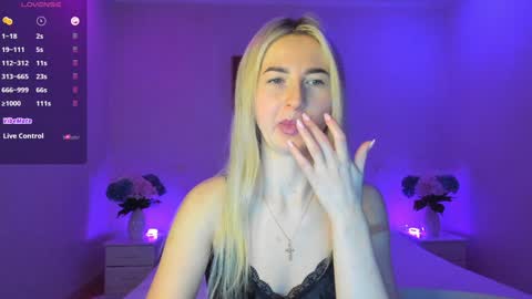 Snapshot of mellina_tey chatting on January 2025 08:36:02 PM Mellina online show from January 2025 08:36:02 PM