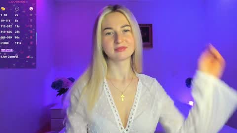 Snapshot of mellina_tey chatting on February 2025 09:50:01 PM Mellina online show from February 2025 09:50:01 PM