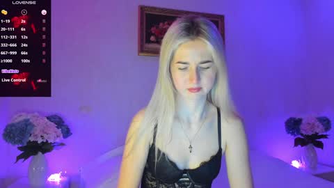 Snapshot of mellina_tey chatting on February 2025 10:02:02 PM Mellina online show from February 2025 10:02:02 PM