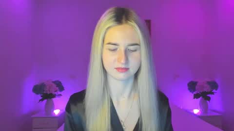 Snapshot of mellina_tey chatting on February 2025 10:26:02 PM Mellina online show from February 2025 10:26:02 PM