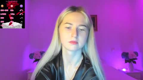Snapshot of mellina_tey chatting on March 2025 09:05:02 PM Mellina online show from March 2025 09:05:02 PM