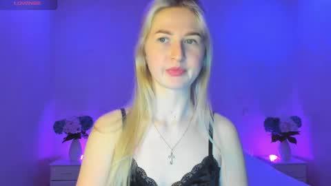 Snapshot of mellina_tey chatting on March 2025 06:05:02 PM Mellina online show from March 2025 06:05:02 PM