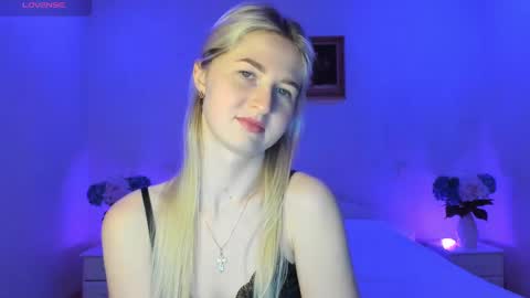 Snapshot of mellina_tey chatting on March 2025 09:09:02 PM Mellina online show from March 2025 09:09:02 PM