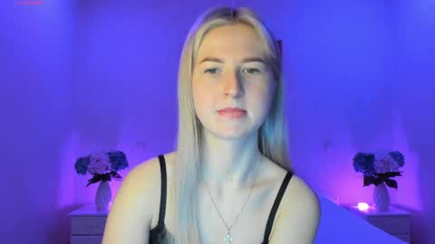 Snapshot of mellina_tey chatting on March 2025 10:02:02 PM Mellina online show from March 2025 10:02:02 PM