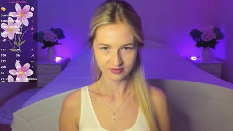 Snapshot of mellina_tey chatting on September 2025 06:43:02 PM Mellina online show from September 2025 06:43:02 PM