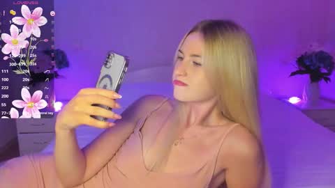 Snapshot of mellina_tey chatting on September 2025 09:07:02 PM Mellina online show from September 2025 09:07:02 PM