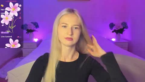 Snapshot of mellina_tey chatting on October 2025 07:11:02 PM Mellina online show from October 2025 07:11:02 PM