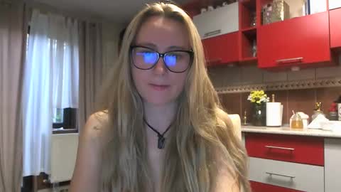 Melly online show from October 2025 07:08:02 AM