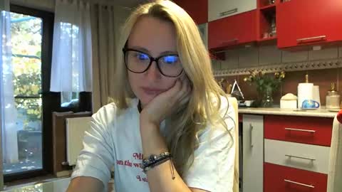 Melly online show from October 2025 06:47:01 AM