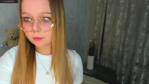 Snapshot of melmooon chatting on January 2025 05:23:02 PM MelMooon online show from January 2025 05:23:02 PM