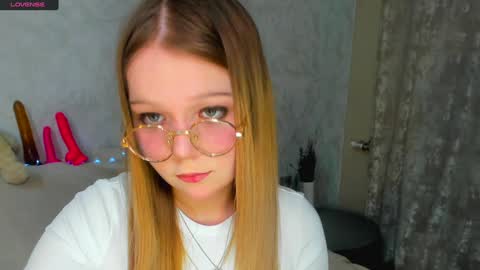 Snapshot of melmooon chatting on January 2025 01:46:01 PM MelMooon online show from January 2025 01:46:01 PM