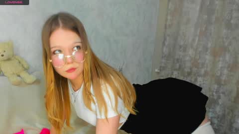 Snapshot of melmooon chatting on February 2025 02:02:01 PM MelMooon online show from February 2025 02:02:01 PM