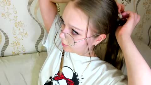 Snapshot of melmooon chatting on September 2025 07:14:02 PM MelMooon online show from September 2025 07:14:02 PM