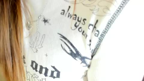 Snapshot of melmooon chatting on October 2025 06:39:01 PM MelMooon online show from October 2025 06:39:01 PM