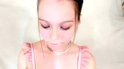 MelMooon online show from February 2026 01:27:01 PM