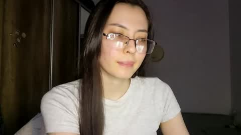 Snapshot of melodeehayden chatting on May 2026 03:50:01 PM Nika online show from May 2026 03:50:01 PM