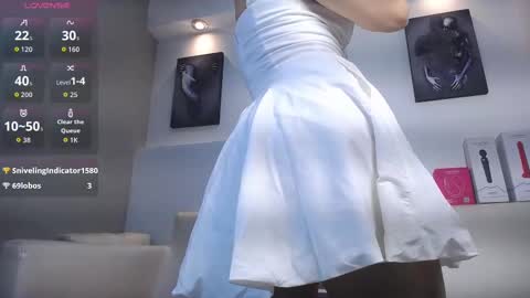 Snapshot of melodiroux_ chatting on November 2025 02:17:02 PM Melodi online show from November 2025 02:17:02 PM