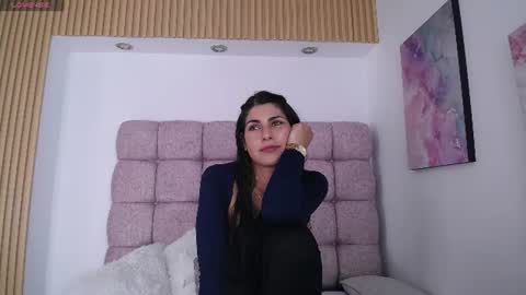 Snapshot of melodiroux_ chatting on June 2026 05:37:01 PM Melodi online show from June 2026 05:37:01 PM