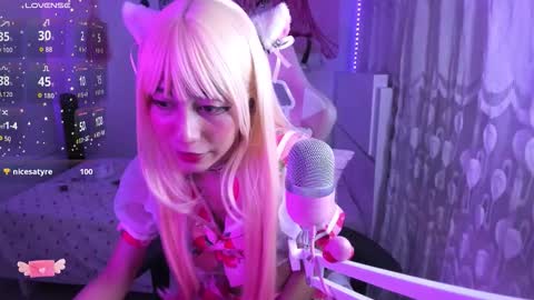 Snapshot of melody_e00 chatting on September 2025 10:22:01 PM Elizabeth online show from September 2025 10:22:01 PM