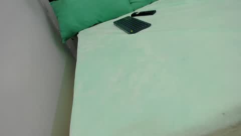 Snapshot of melody_kener chatting on April 2026 02:25:02 AM melody_kener online show from April 2026 02:25:02 AM