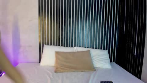 melody phillips online show from March 2026 05:13:01 AM