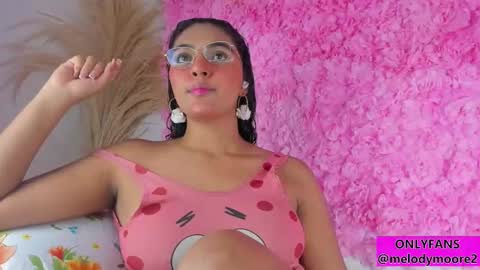 Melody online show from November 2025 10:43:02 PM