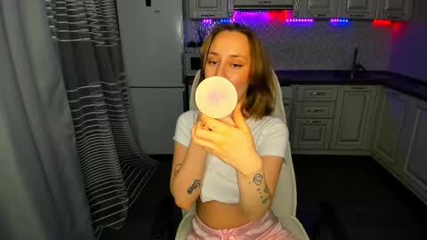 Snapshot of melodyoflovee chatting on March 2025 09:44:02 AM Kaylie online show from March 2025 09:44:02 AM