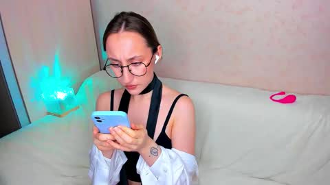 Kaylie online show from November 2025 06:29:01 PM