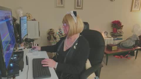 Melody online show from December 2025 05:09:02 PM