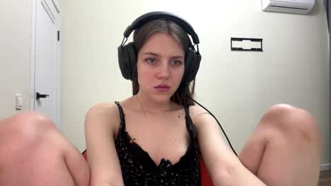Hi Im Aria 18 years old online show from February 2026 07:31:01 PM