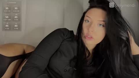 menndi online show from November 2025 09:08:02 AM