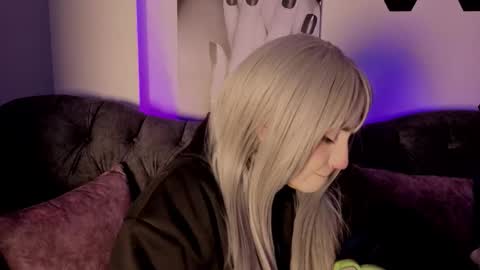 Snapshot of meow_boo chatting on February 2026 02:14:01 PM Aruz online show from February 2026 02:14:01 PM