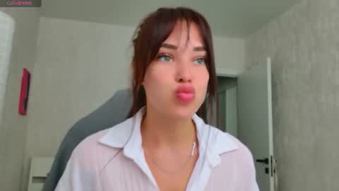 Snapshot of meow_moore chatting on June 2026 05:05:01 AM Megan online show from June 2026 05:05:01 AM