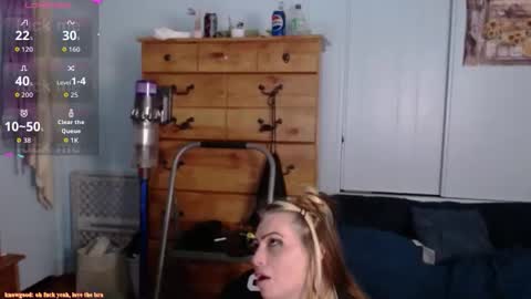Snapshot of meowzers777 chatting on May 2026 07:03:02 AM meowzers777 online show from May 2026 07:03:02 AM