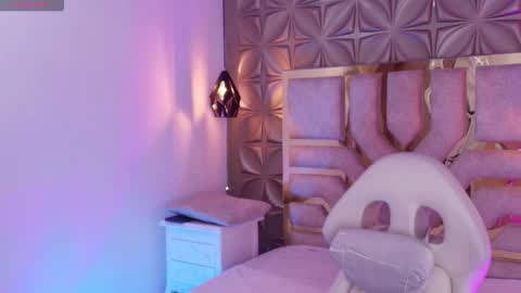    online show from October 2025 07:11:02 PM