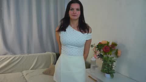 Snapshot of mercymanrriquez chatting on February 2026 07:49:01 AM Miya online show from February 2026 07:49:01 AM