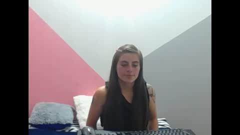 MERILY online show from November 2025 06:51:02 PM