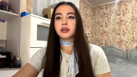 Snapshot of merlenegnoza chatting on November 2025 04:39:01 PM Enni online show from November 2025 04:39:01 PM