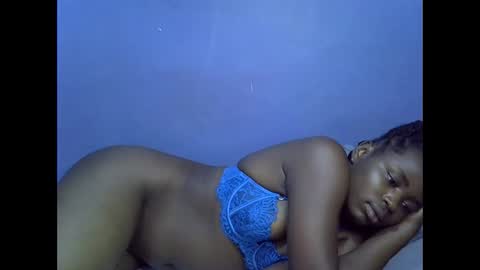 merlin_queen online show from November 2025 06:59:02 PM