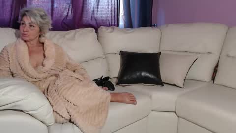 Jenny online show from September 2025 11:48:01 AM