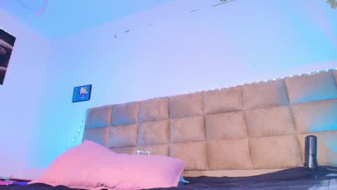 Snapshot of mia_0_ chatting on September 2025 07:27:02 PM Emi online show from September 2025 07:27:02 PM