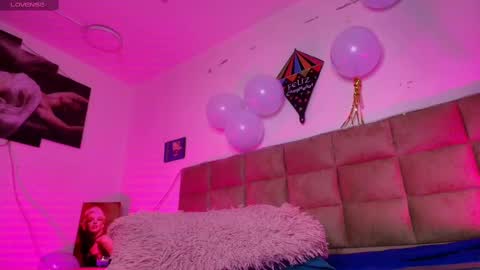 Snapshot of mia_0_ chatting on October 2025 07:12:01 PM Emi online show from October 2025 07:12:01 PM