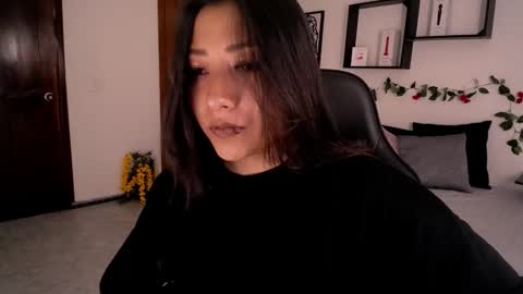 Mia zoe online show from October 2025 12:38:01 PM